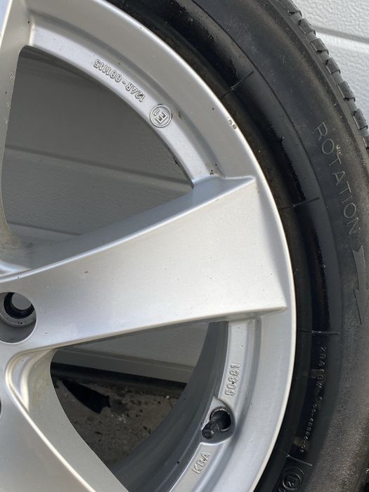 Jante de aliaj cu anvelope de vara bonus ! 5x108 R18  se potrivesc la Ford / Volvo / Freelender 2 jantele sunt marca Dezent si sunt impecabile !!