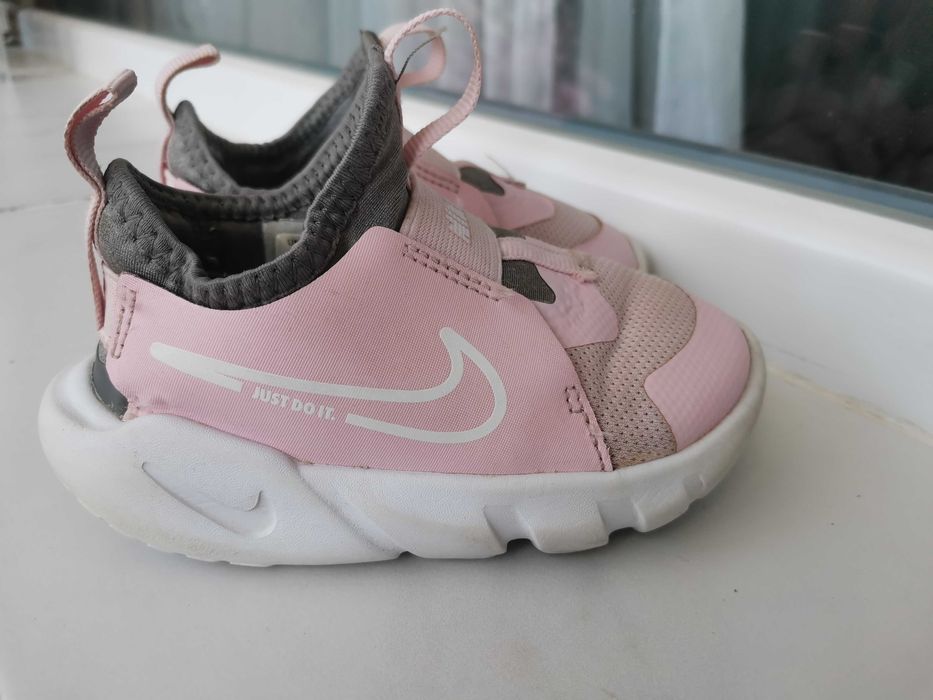 Nike маратонки в добро състояние с нормални следи от употреба 13см стелка 23,5 номер