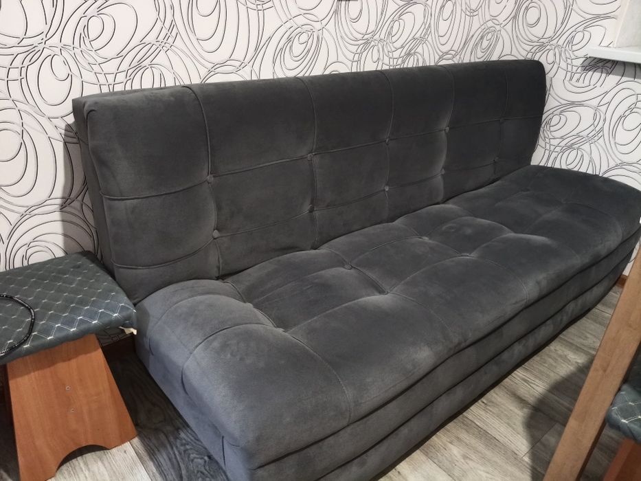 Продам диван , цвет темно серый