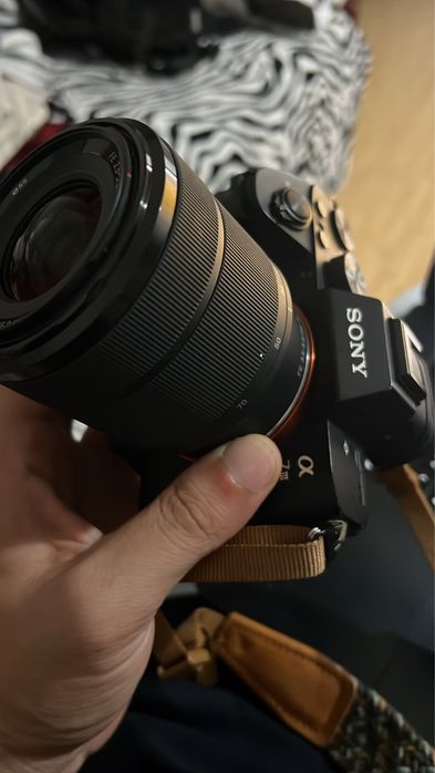 Sony a7 3 + obiectiv 28 - 70 mm , F3.5