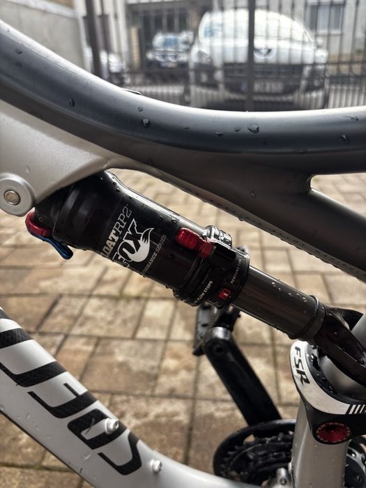 Bicicletă specialized în grii