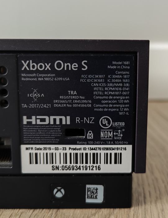 Игровая консоль Xbox One S на 1ТБ