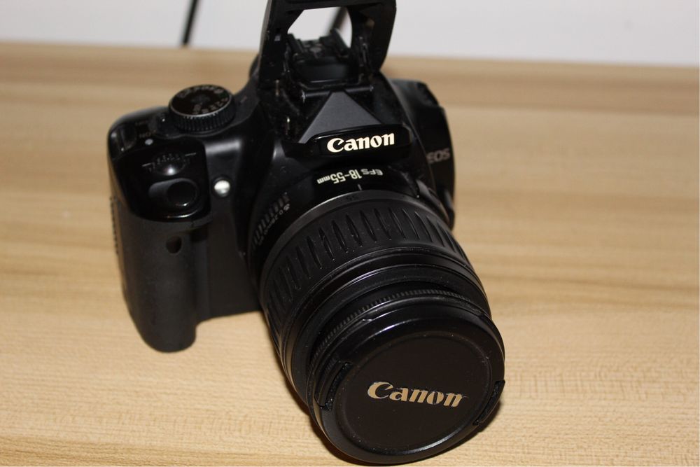 Aparat foto DSLR Canon