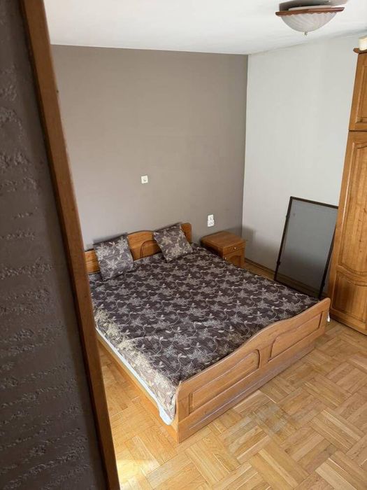 Дава се под наем Многостаен апартамент в Бургас, Център - 128 кв.м за 598.23 € - Снимка #4