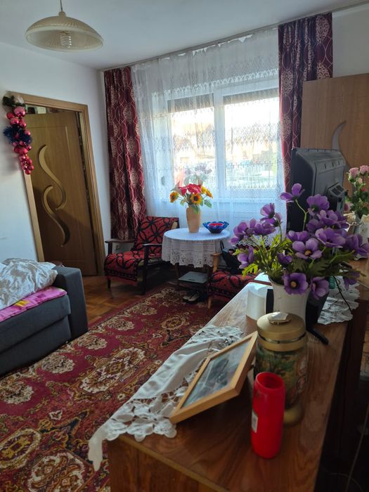 Vând apartament 2 camere, parter, Micro 1 , bloc cărămidă.