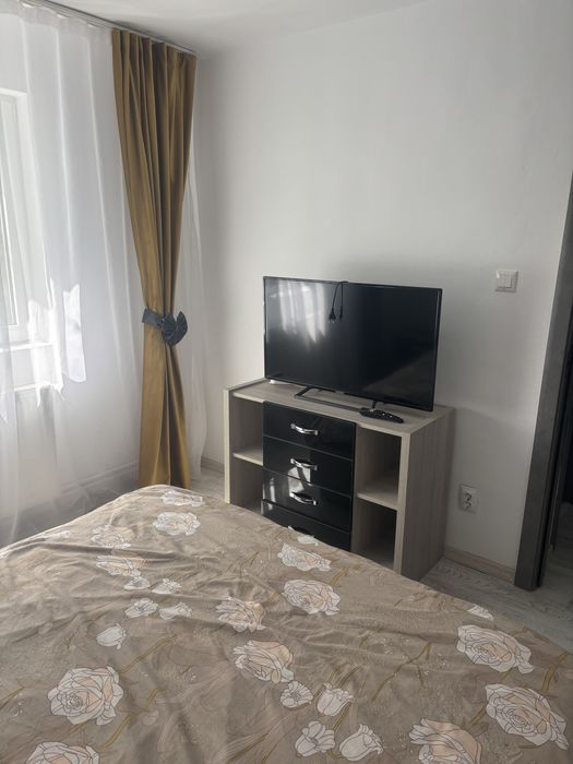 Inchiriez apartament