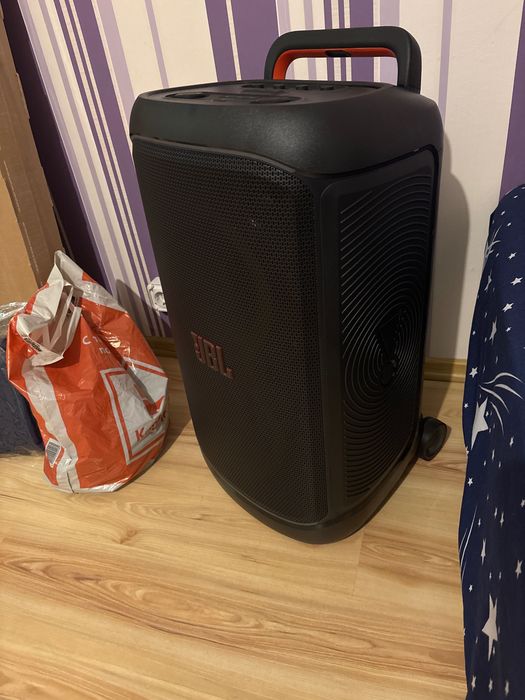 Тонколона JBL 520 на една седмица чисто нова