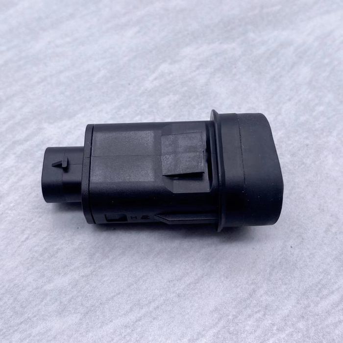 Bagaj knopka malibu 1