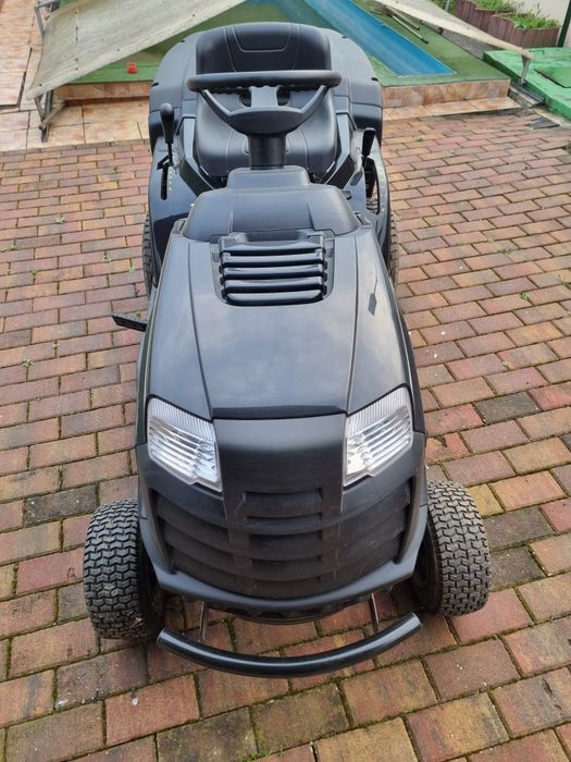 De vanzare gazon tractoras