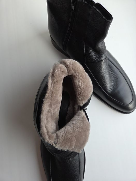 Продам новые ботинки