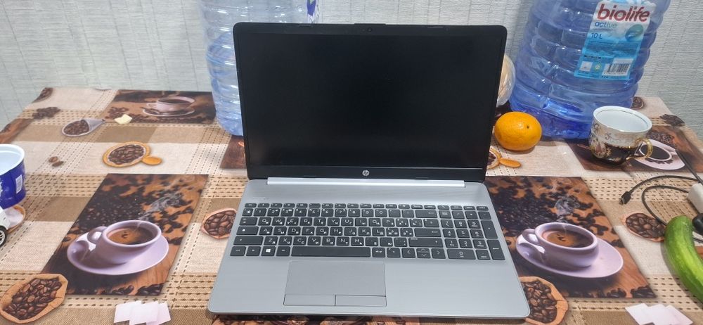 Notebook sotiladi, holat a'lo