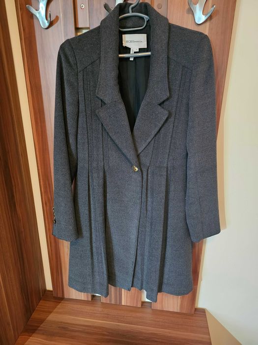 Дамско палто на плисета