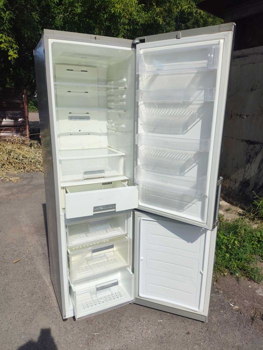 Продам холодильник LG NoFrost