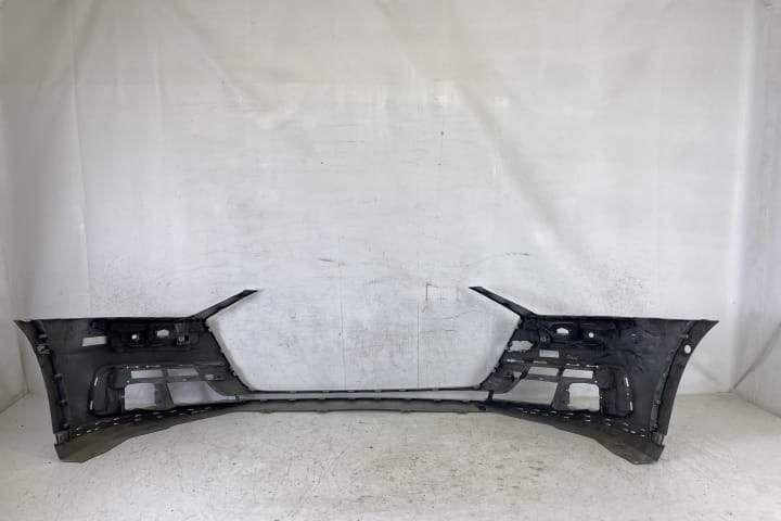 Предна Броня Оригинална със Сензори и Мивка в Добро Състояние Ауди А8