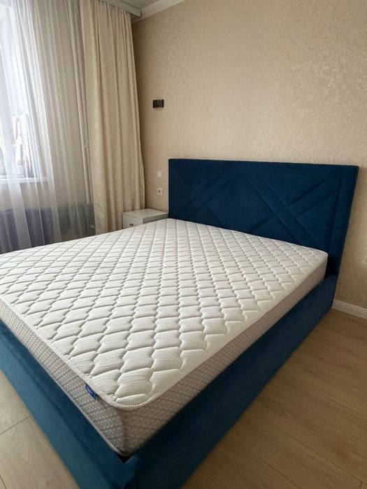 Кровать в отличном состоянии 180:200