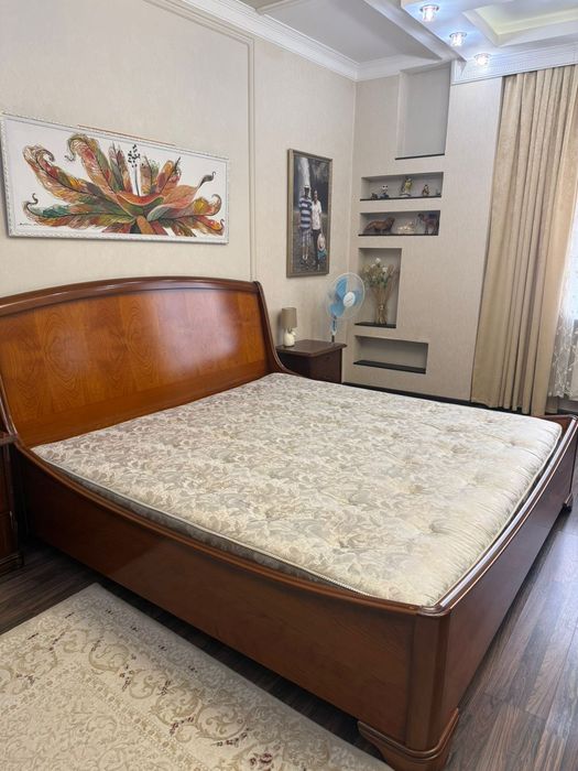 Кровать двуспальная