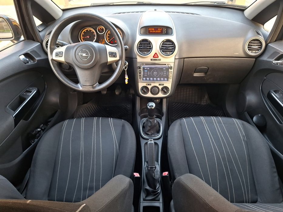 Opel Corsa D • 1.2 Benzina • Hatchback•