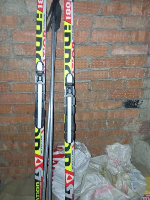 Лыжи, сәлем, ботинки в комплекте