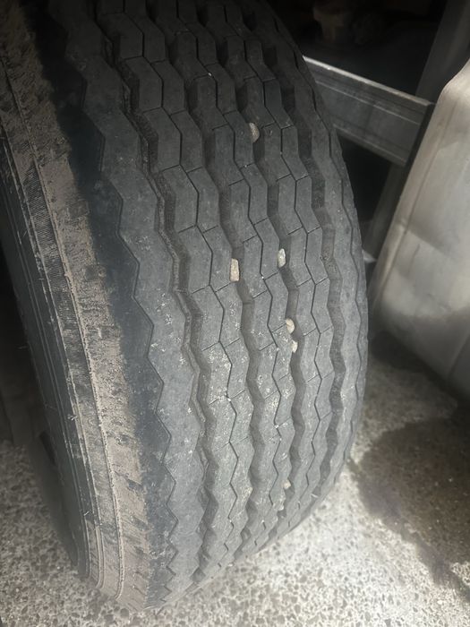 Camion cu macara Mercedes Actros și remorca.Pretul ptr remorca separat