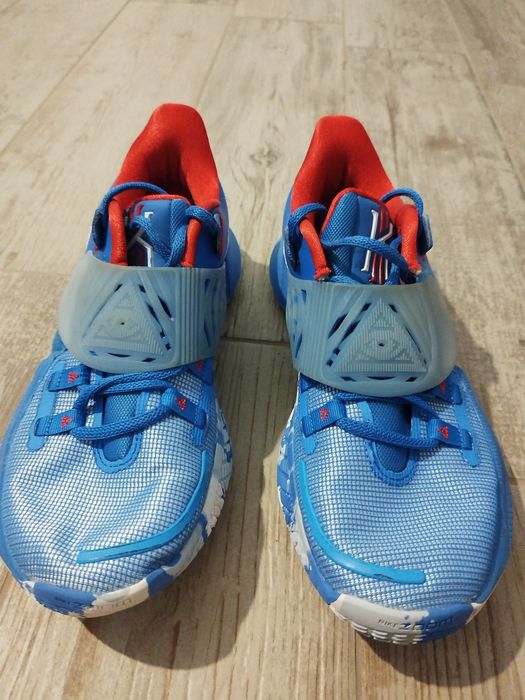 Маратонки Nike  kiry 3 low