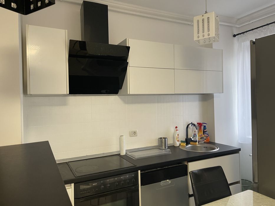 Inchiriez apartament