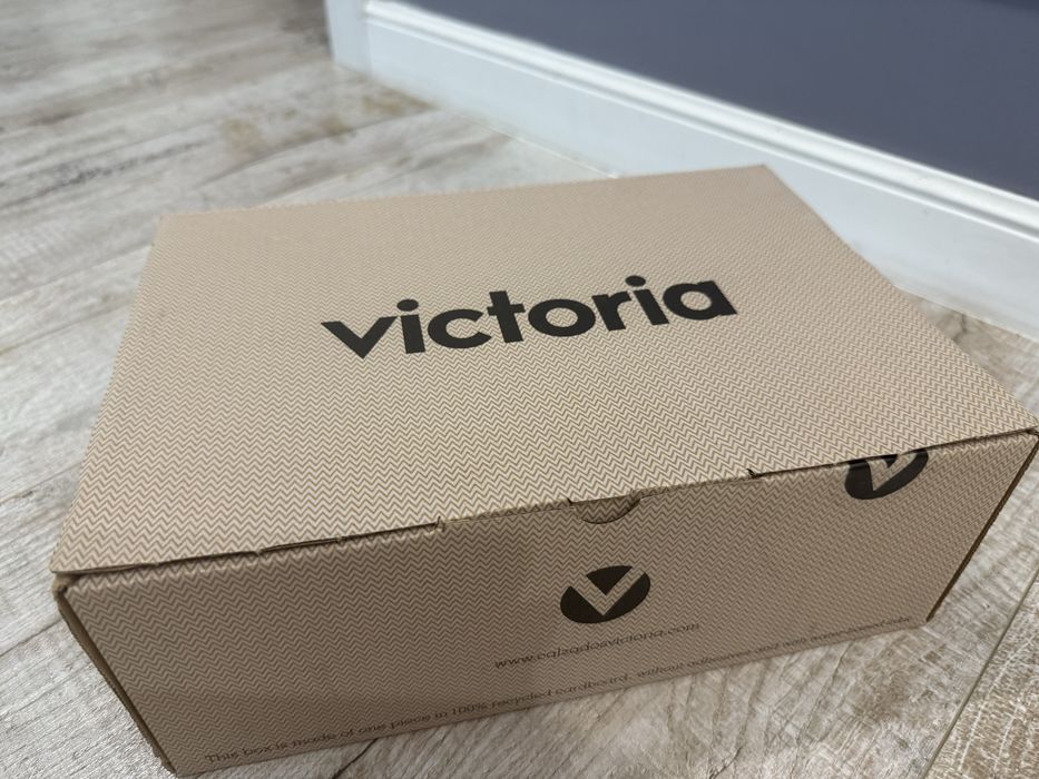 Продам подростковые кросовки