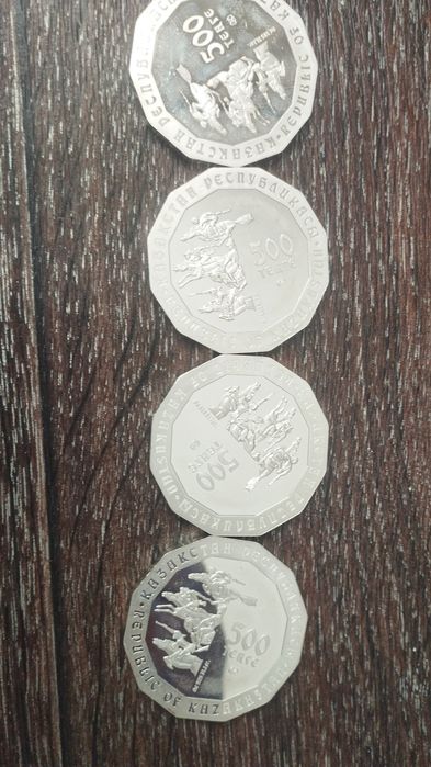 Продам монеты серебро