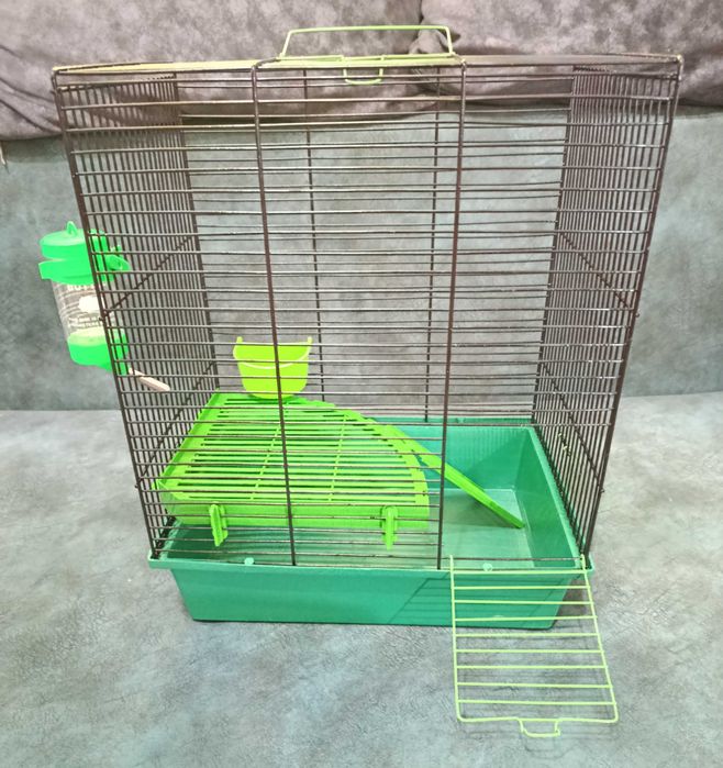 Клетка просторная и гиперудобная