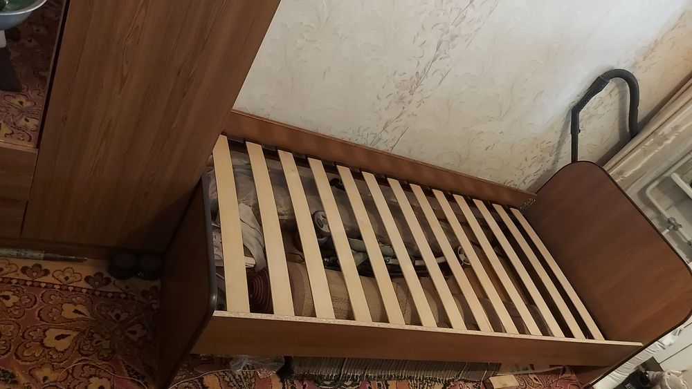 Кровать односпальная