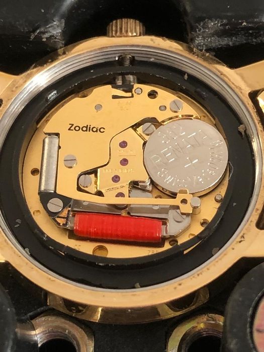 Zodiac швейцарские часы