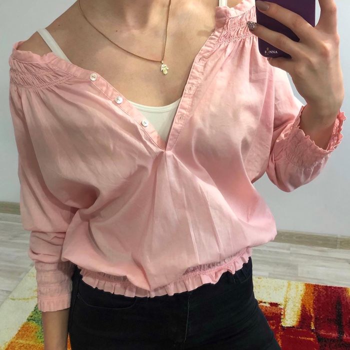 Cămașă roz cu mâneci trei sferturi și detalii deosebite