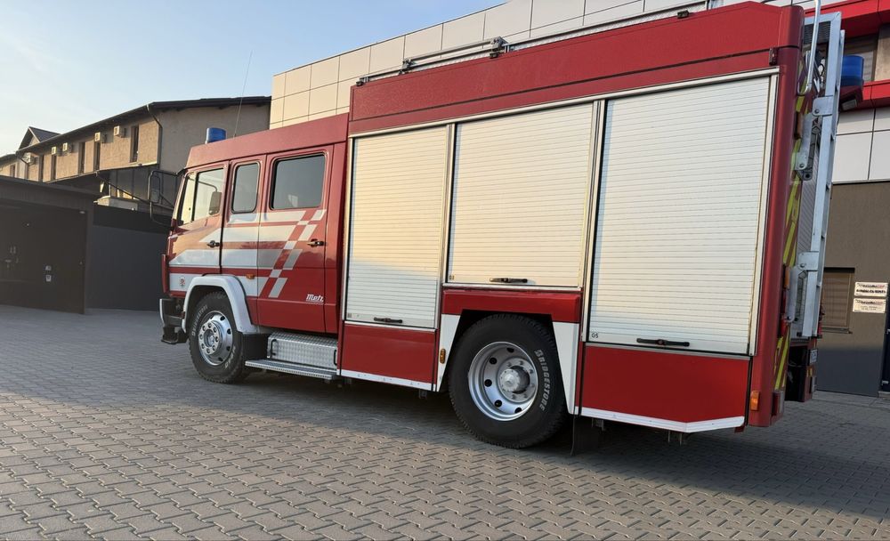 Mașina de Pompieri Mercedes, echipata și înmatriculată, 3000 Litri