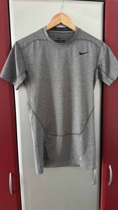 141 Tricoul Nike Pro Combat Compresie