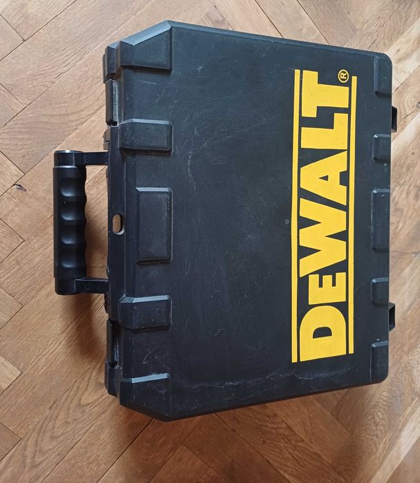 Dewalt DCD776 , две батерии, перфектен