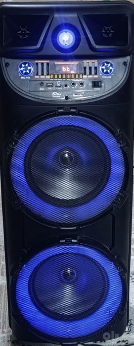 Продаётся мощная портативная акустическая колонка (Bluetooth / Караоке