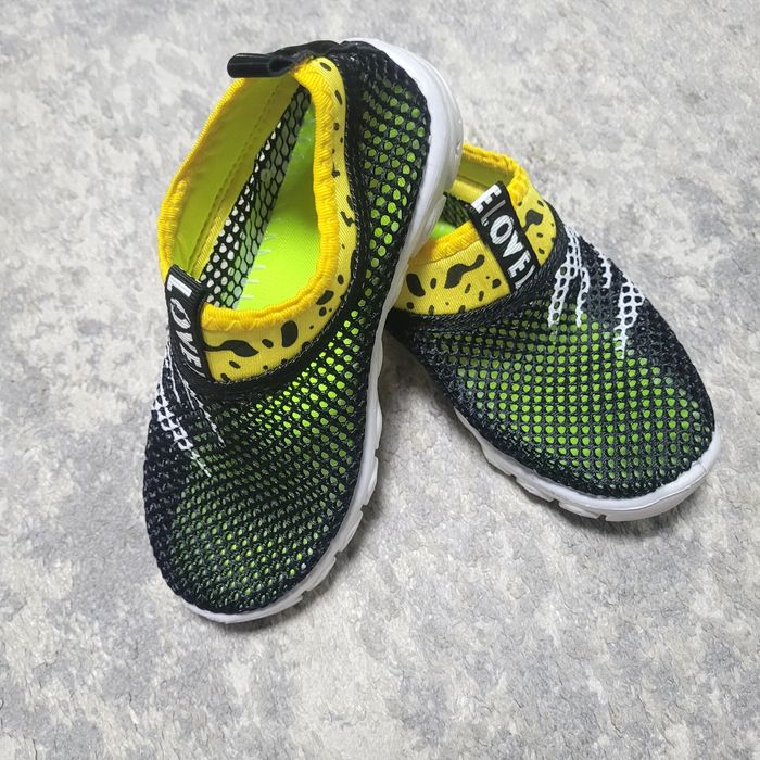 Кроссовки детские