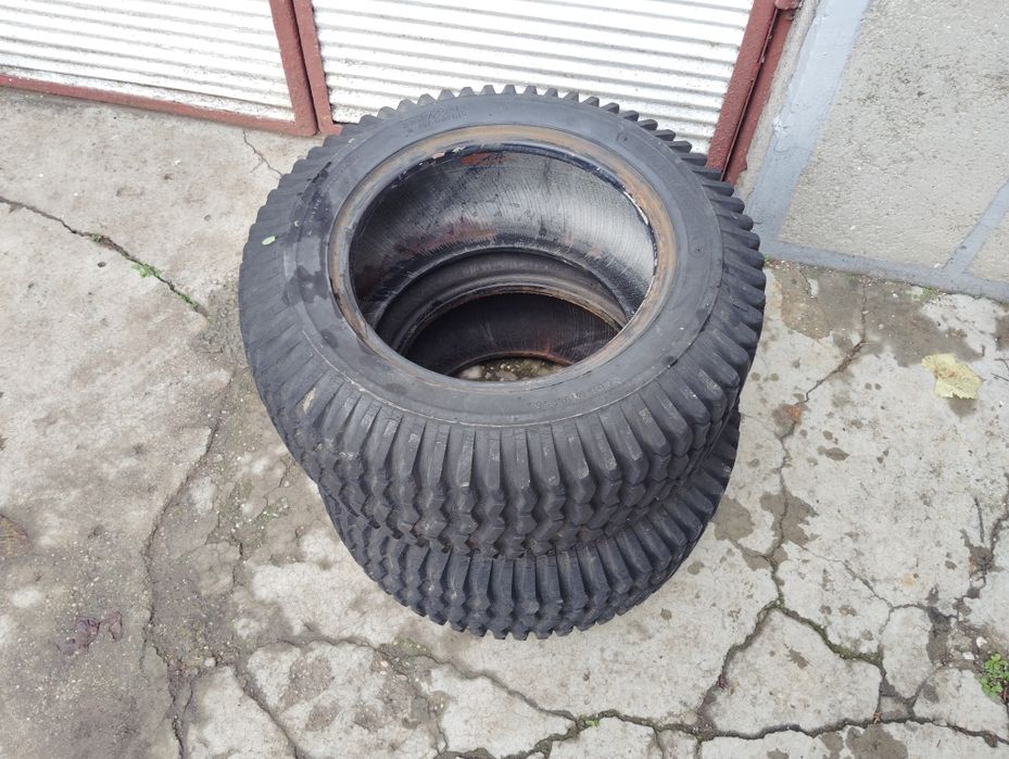 Cauciucuri tractoraș gazon