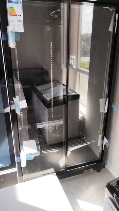 Витринный холодильник