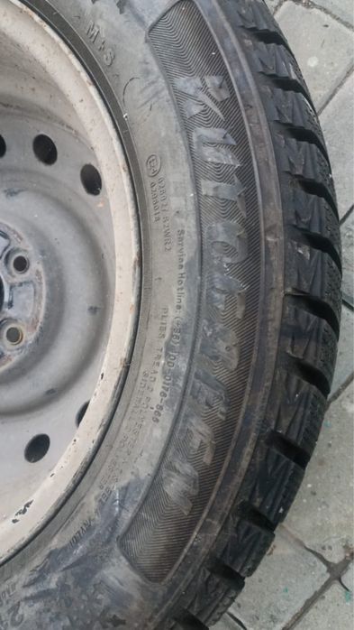 Продам шипованную резину