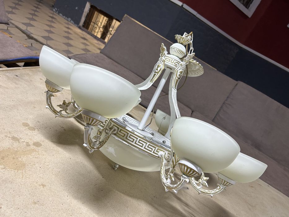 Люстра французкий модель работающий