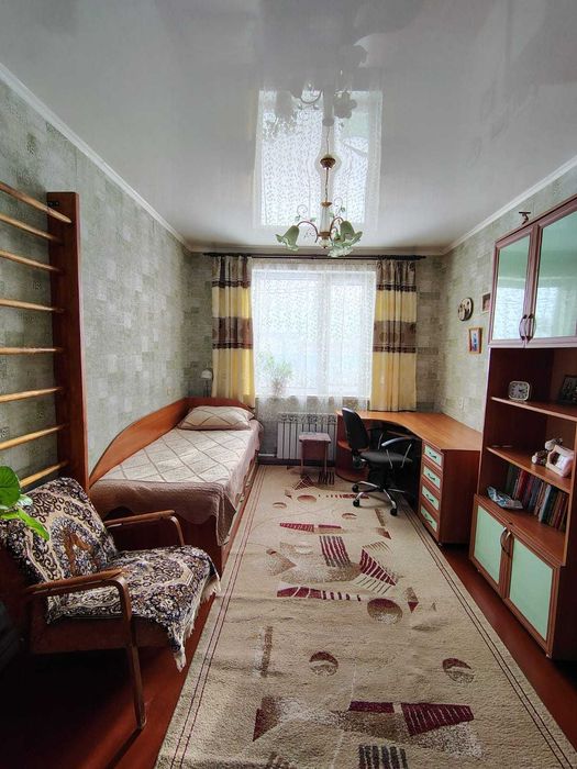 Продам 4 комнатный дом из бруса,  Петерфельд.