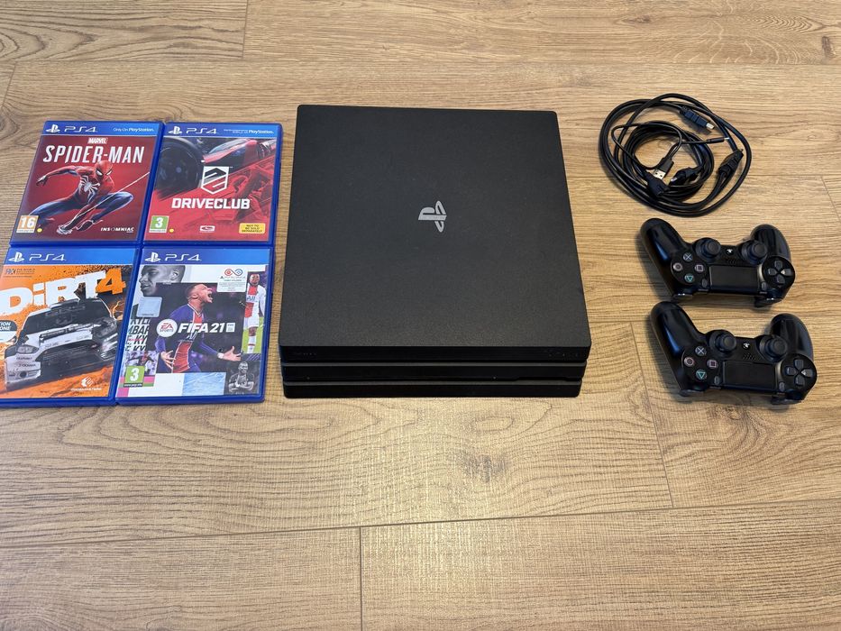 PS4 Pro+ 4 Jocuri