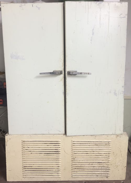 Большой холодильник