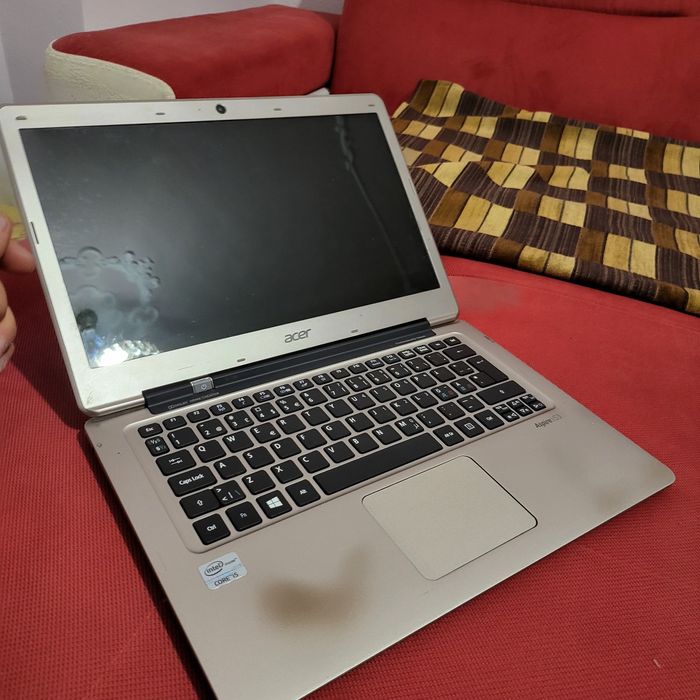 Vând acer aspire s3  / dezmembrez Acer aspire s3