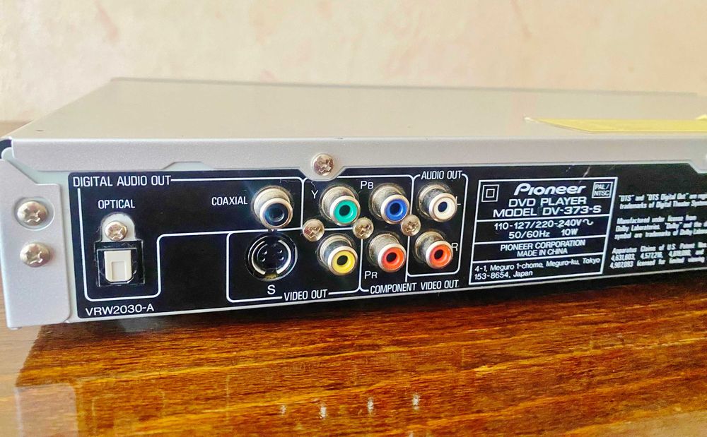 Разпродажба - 30€. PIONEER DV-373-S DVD PLAYER + Подарък