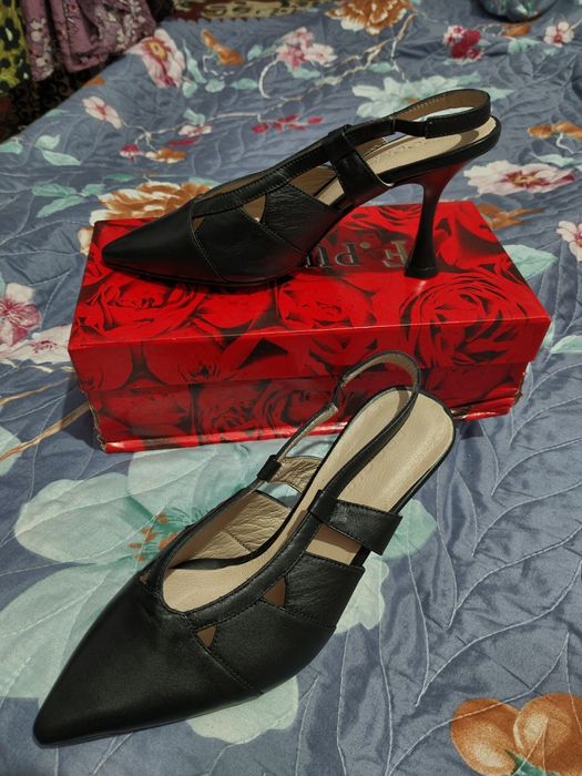 Ayollar Oyoq kiyimlari Turkiya brend