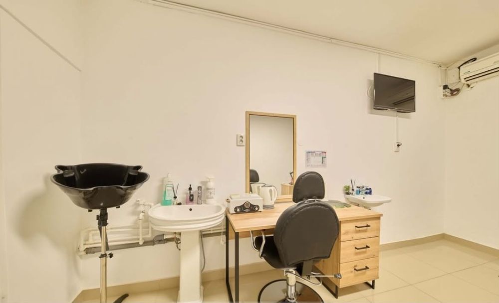 Inchiriez salon frizerie/coafura