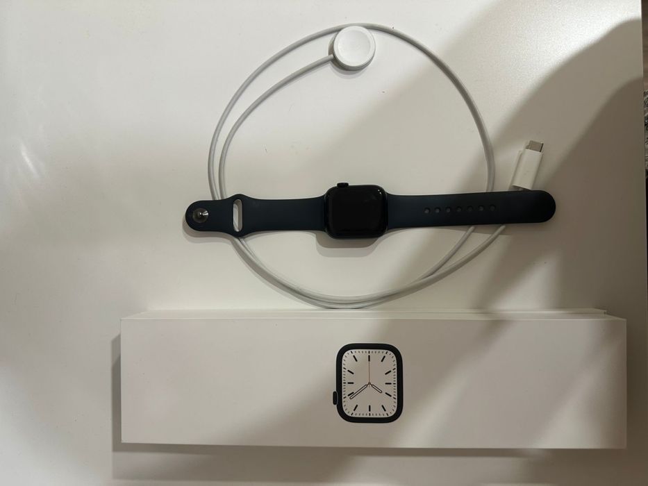Продается Apple watch series 7 41мм