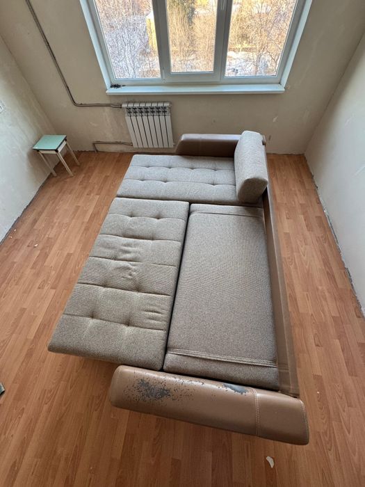 Продам диван в гостиную