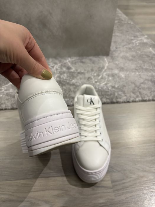 Дамски маратонки calvin klein, Calvin klein